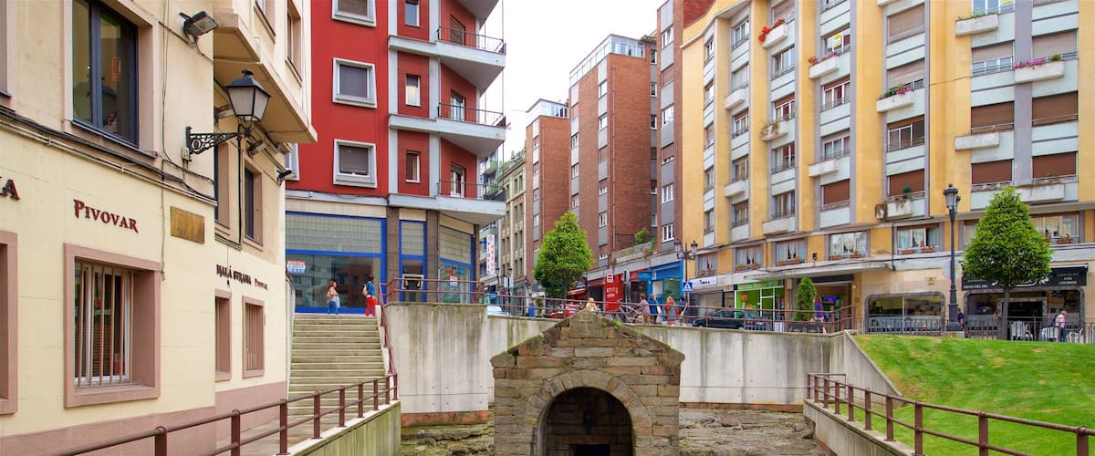 Oviedo which includes a city and heritage elements