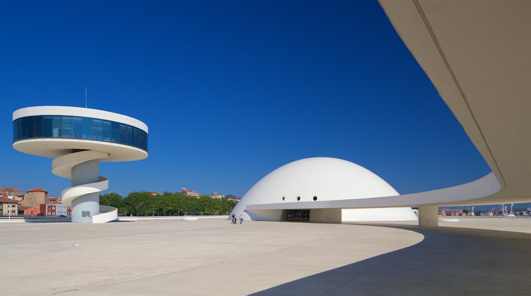 Centro cultural Oscar Niemeyer ofreciendo arquitectura moderna