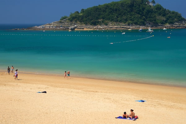 Santa Clara Island showing island views, a bay or harbour and general coastal views