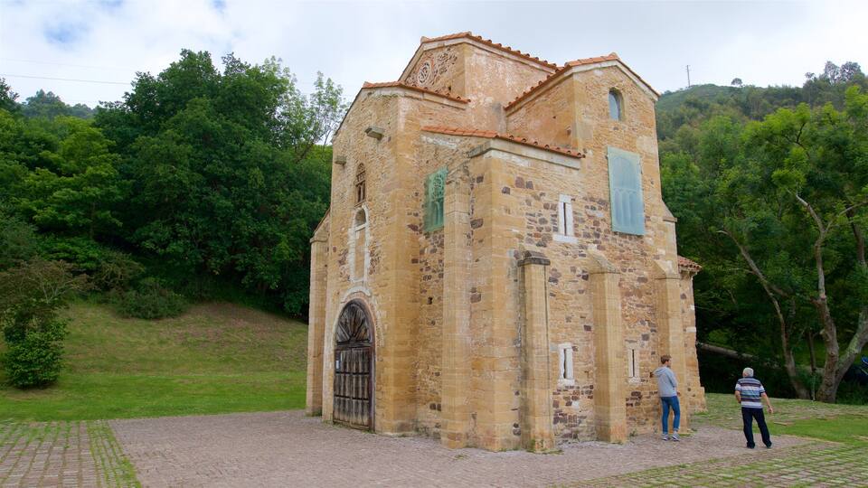 聖米格爾德利洛教堂 其中包括 遺跡建築 以及 佳偶