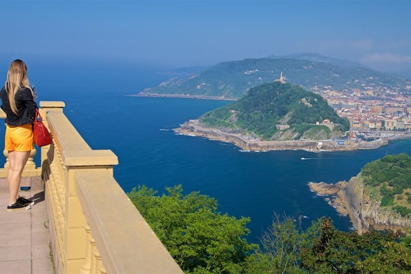 Monte Igueldo welches beinhaltet Küstenort, Landschaften und allgemeine Küstenansicht