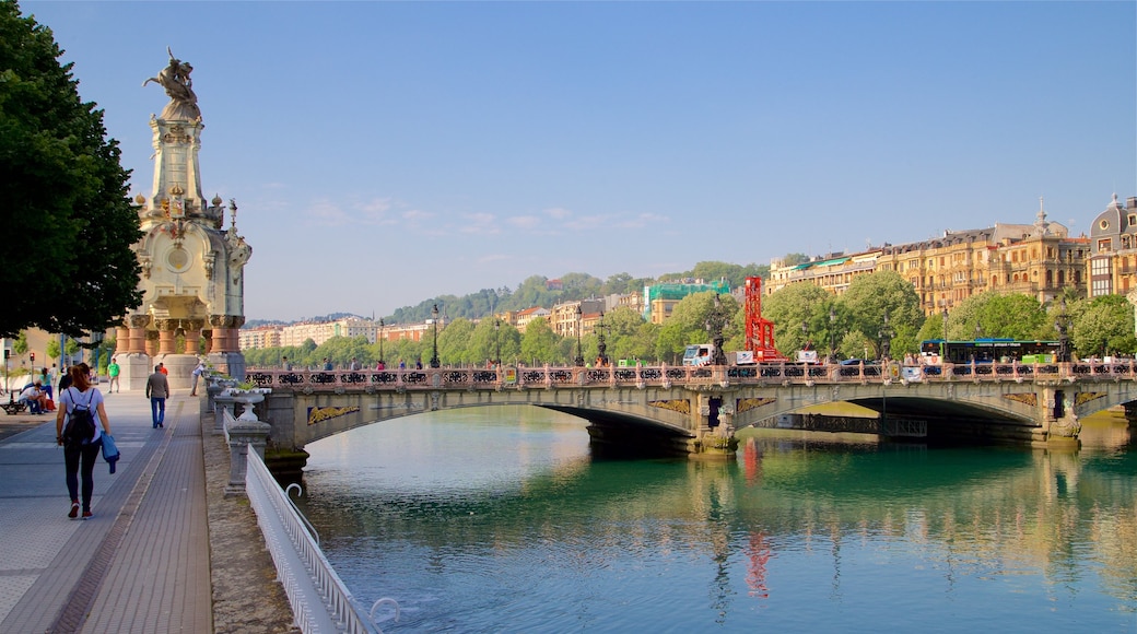 Puente de María Cristina das einen Brücke, Stadt und Fluss oder Bach