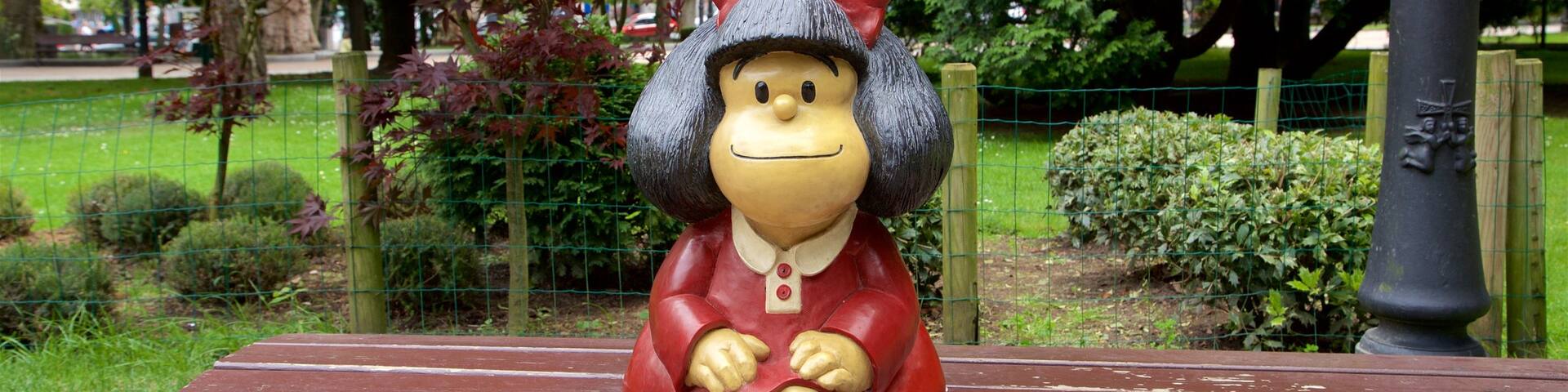 Statue der Mafalda mit einem Park und Outdoor-Kunst