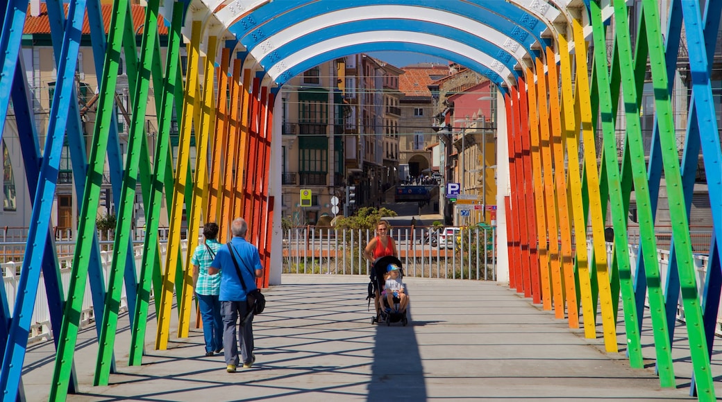 Aviles mostrando strade, arte urbana e città