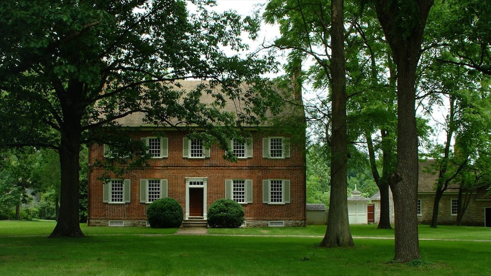 Louisville montrant maison, petite ville ou village et patrimoine architectural