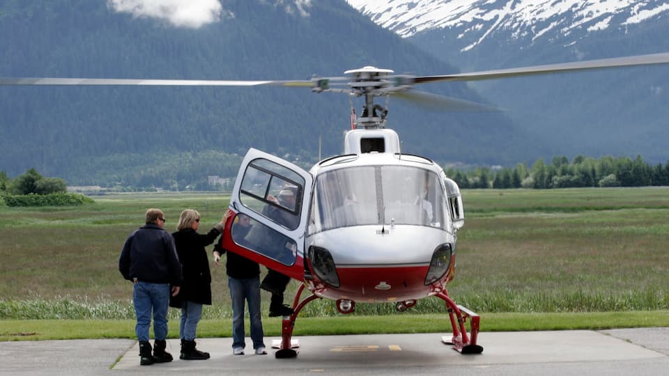 Juneau mettant en vedette avion