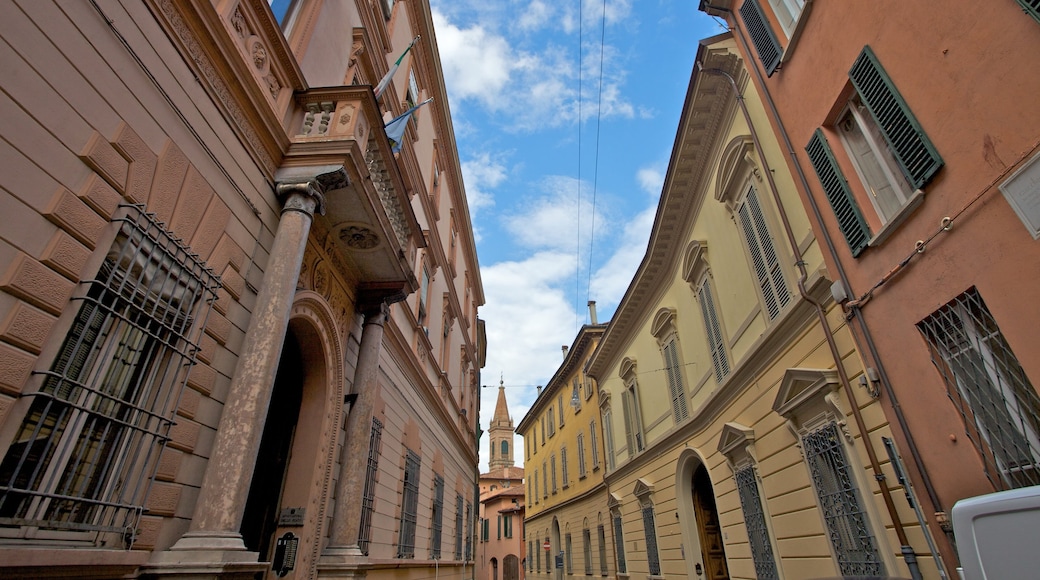 Bologna which includes a house, a city and heritage architecture