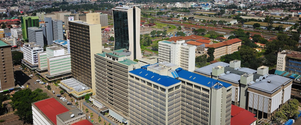Nairobi mostrando una ciudad, vistas a la ciudad y un edificio de gran altura