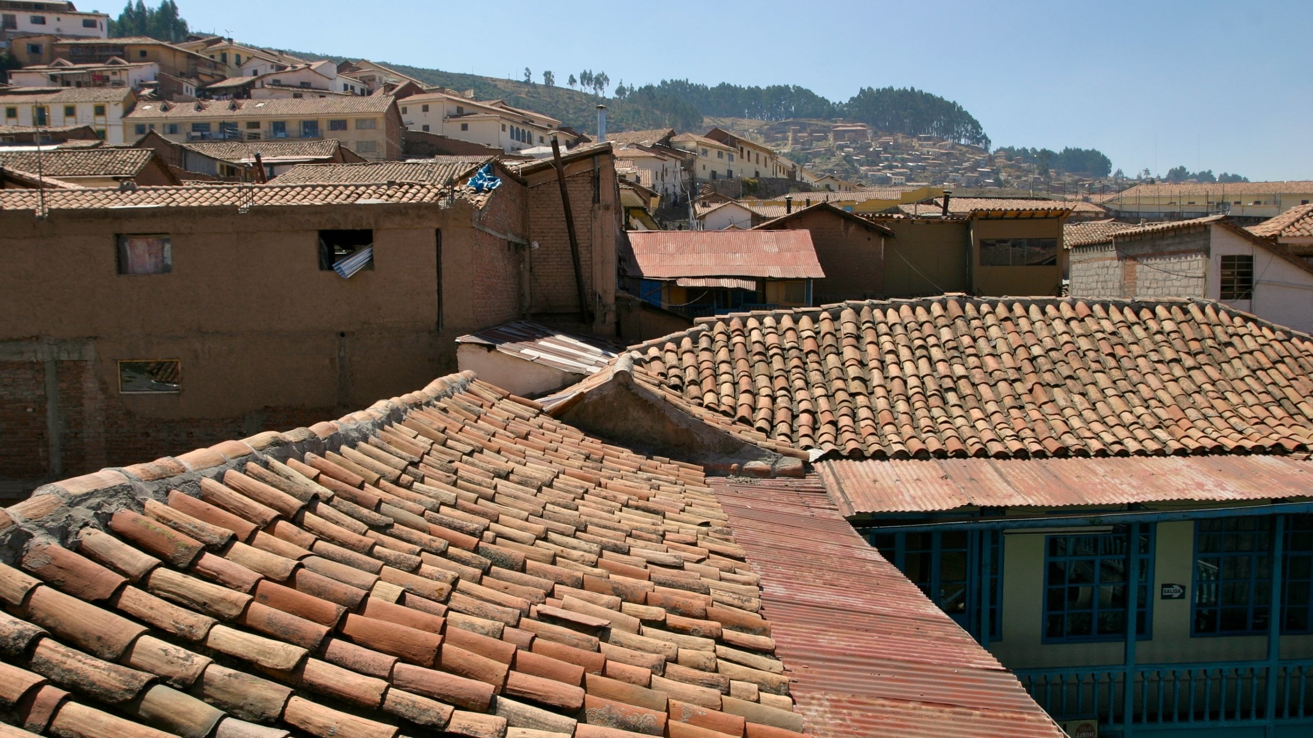 Peruvian Highlands showing a city and heritage architecture