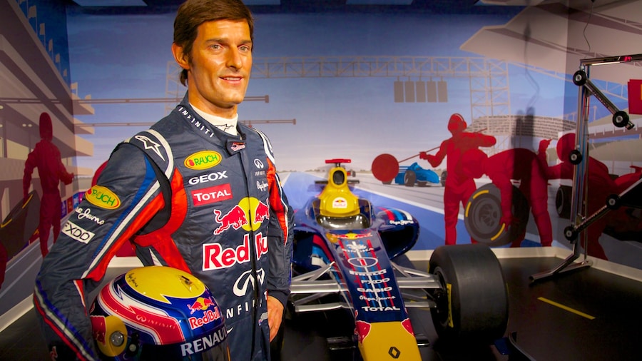 Madame Tussauds Sydney mit einem Innenansichten und Statue oder Skulptur