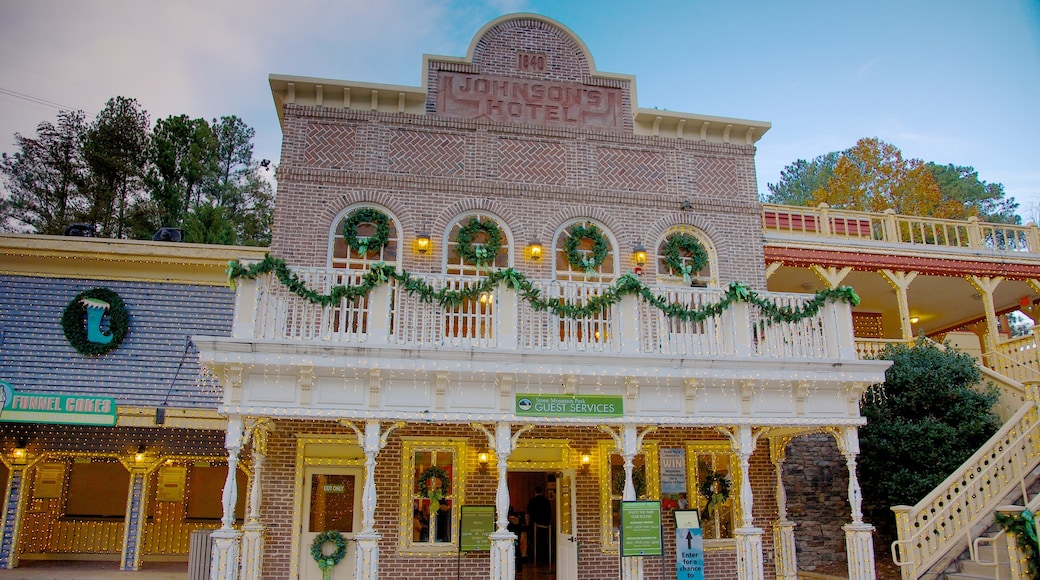 Stone Mountain Park showing rides and a hotel