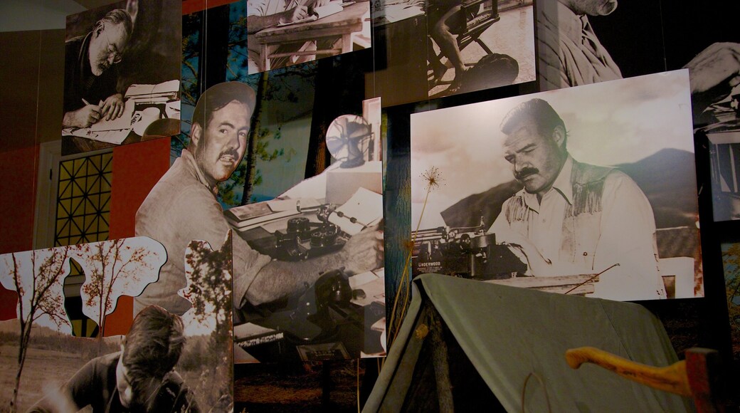 Ernest Hemingway Museum and House toont interieur