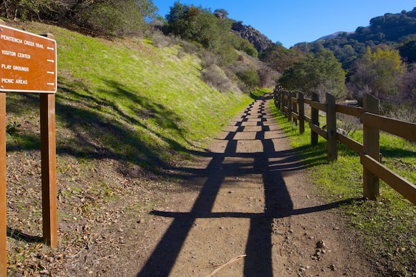 Alum Rock Park which includes landscape views and mountains