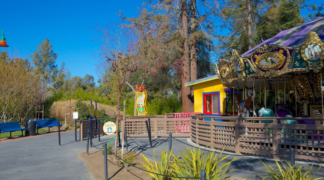 Happy Hollow Park and Zoo showing a garden and zoo animals