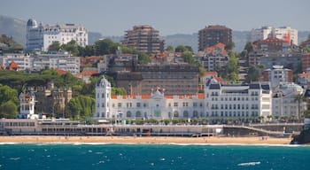 El Sardinero Beach featuring general coastal views, heritage elements and a coastal town