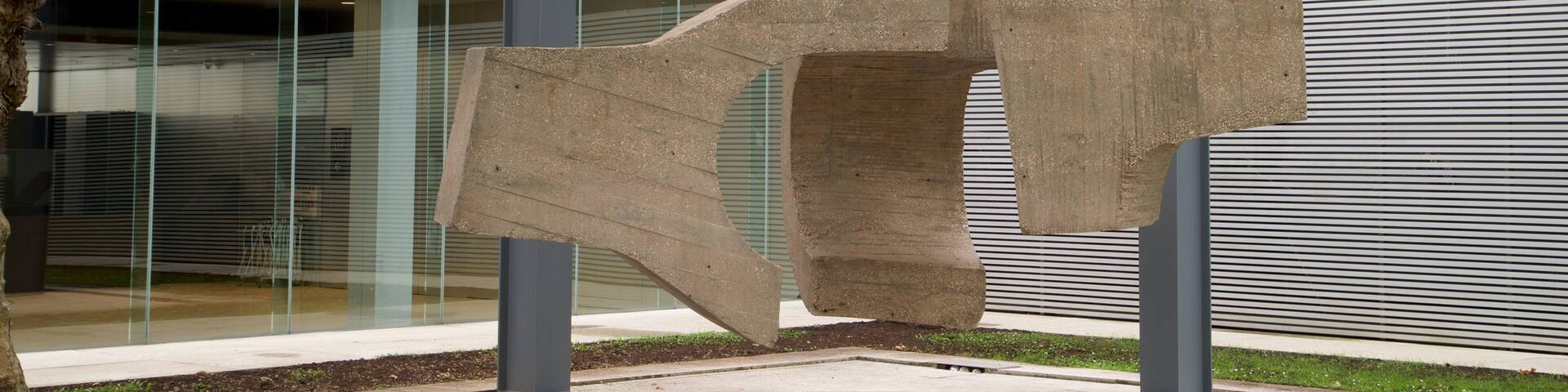 Bilbao Fine Arts Museum showing outdoor art