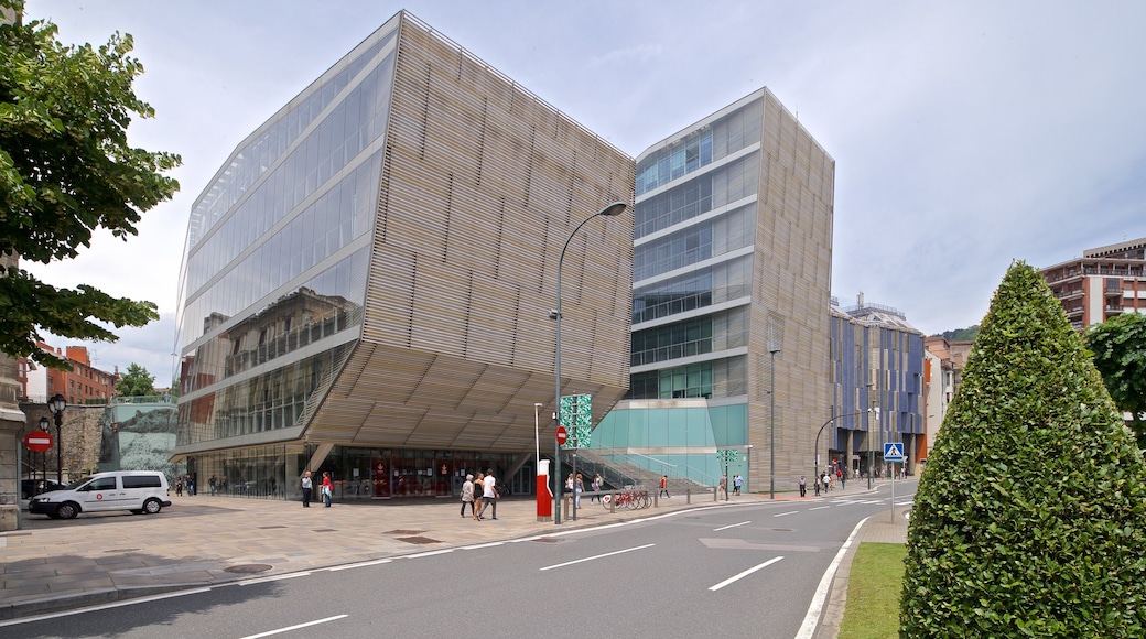 Stadhuis van Bilbao toont een stad en moderne architectuur