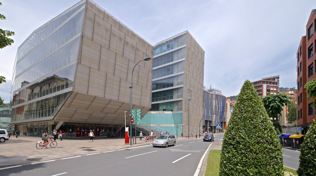 Rathaus von Bilbao welches beinhaltet Stadt und moderne Architektur