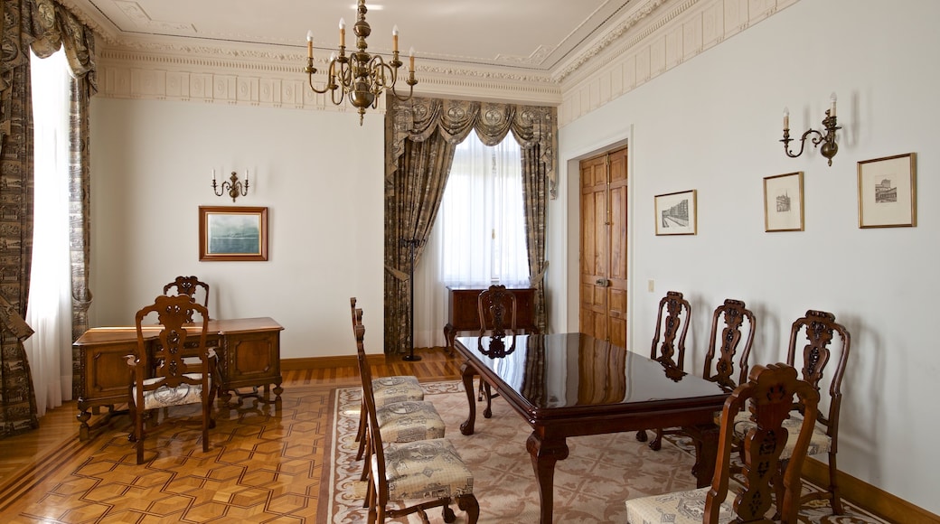 Palacio de la Magdalena showing a house, interior views and heritage elements