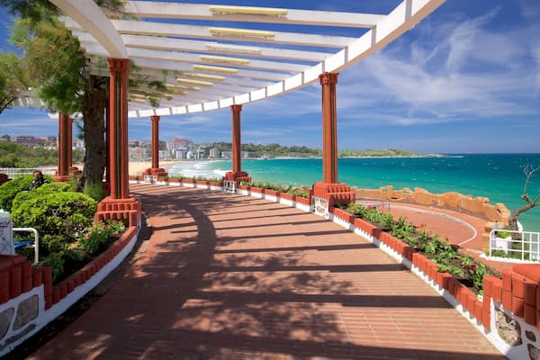 Jardines de PiquĂo das einen allgemeine KĂŒstenansicht und KĂŒstenort