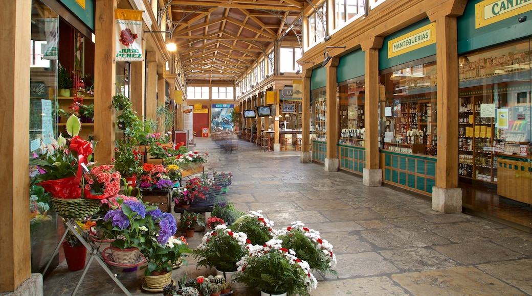 Santander mostrando flores, mercados y vistas de interior