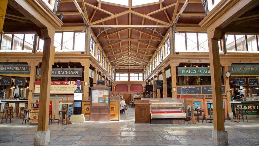 Santander which includes a bar, interior views and markets