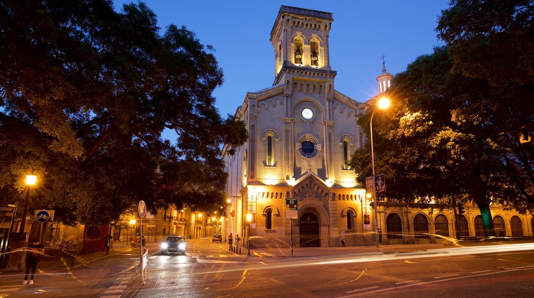 Parroquia de San Lorenzo caratteristiche di paesaggio notturno e architettura d\'epoca