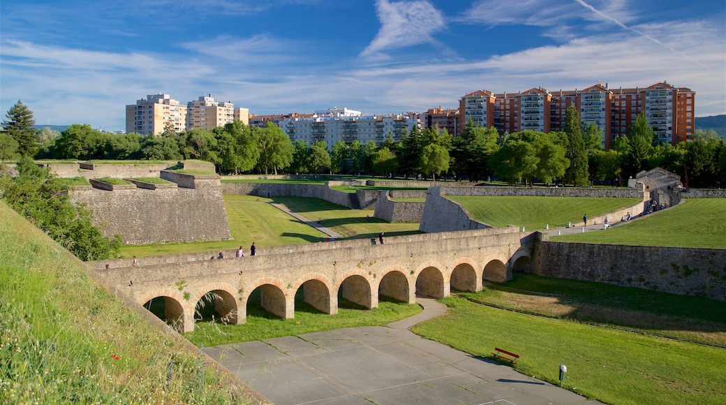 Ciudadela showing heritage elements, a park and a city