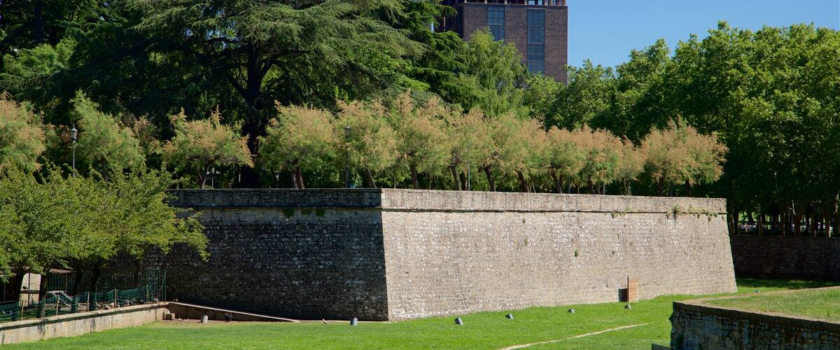 Parque de la Taconera toont historisch erfgoed en een park