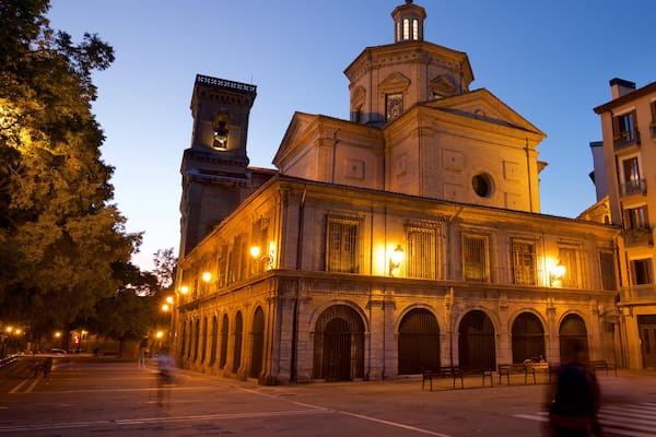 Paroisse San Lorenzo qui includes patrimoine architectural et scĂšnes de nuit