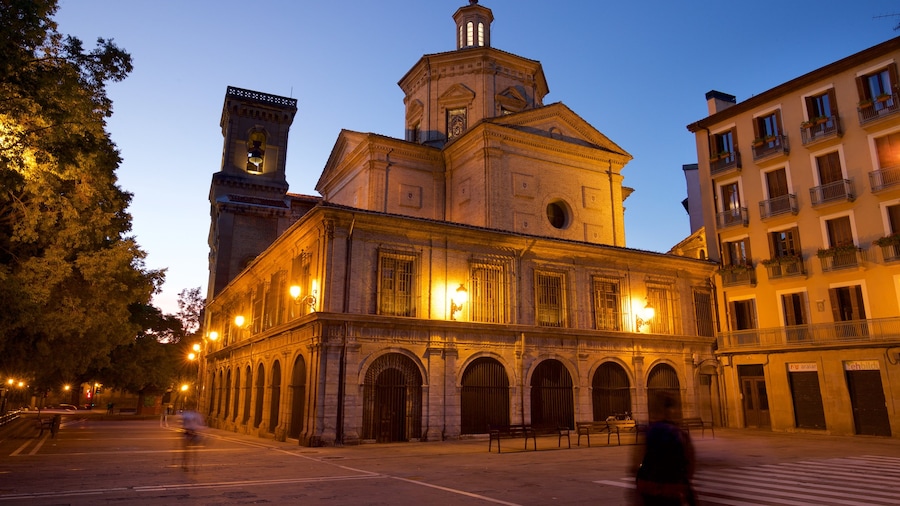 Parroquia San Lorenzo which includes night scenes and heritage architecture