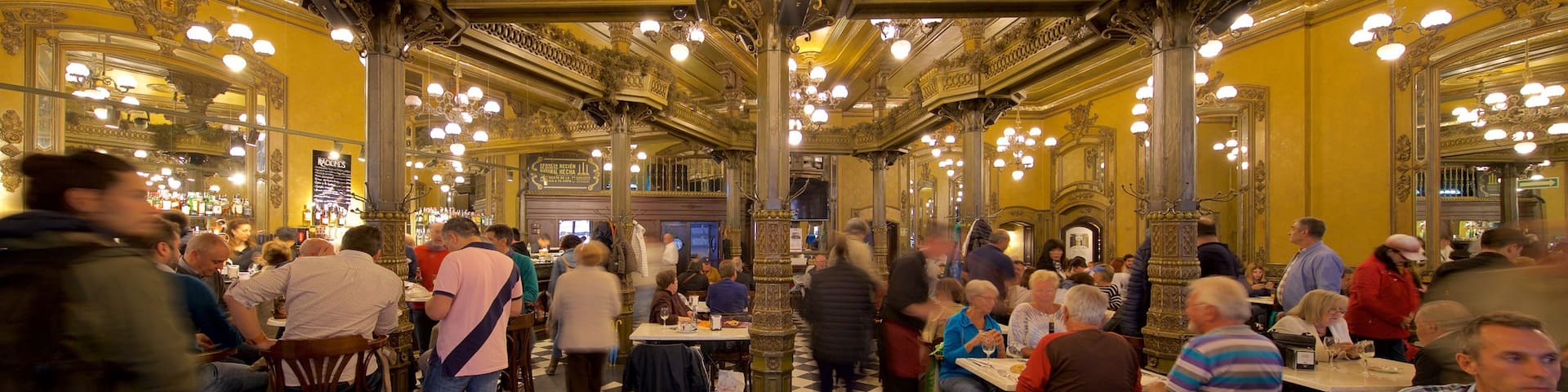 Pamplona which includes interior views, heritage elements and dining out