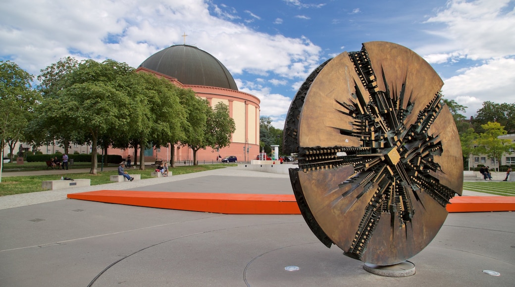 Darmstadt mostrando um parque e arte ao ar livre