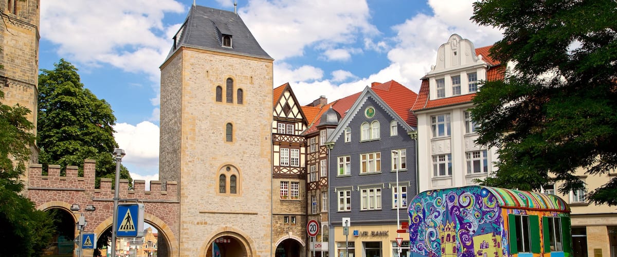 Eisenach mostrando elementos del patrimonio y escenas urbanas y también un pequeño grupo de personas