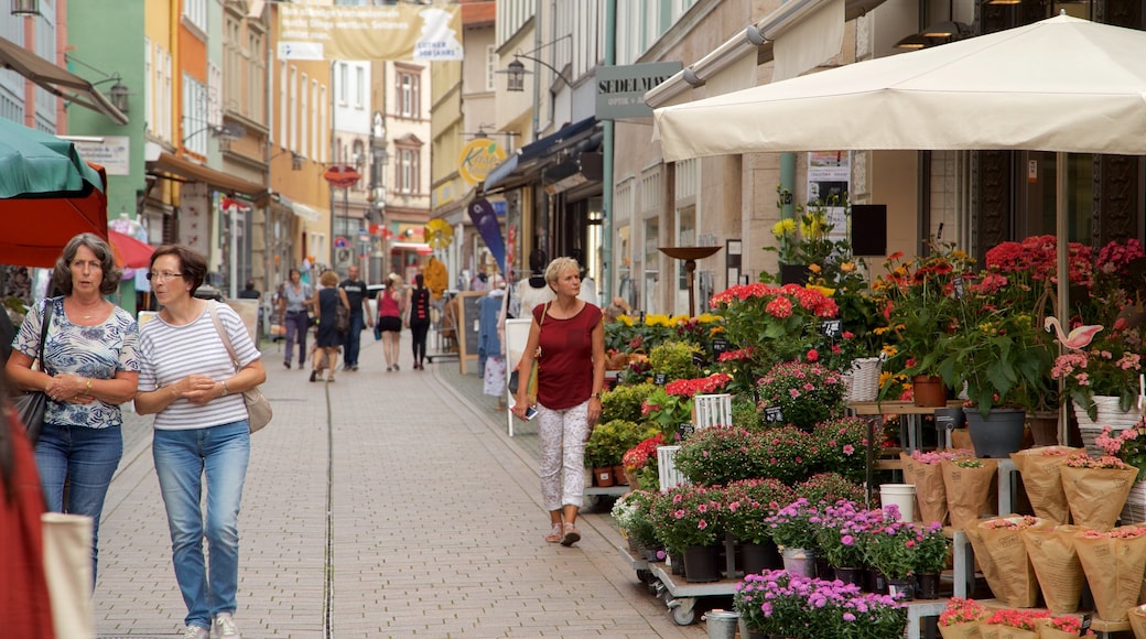 Eisenach showing flowers, markets and street scenes