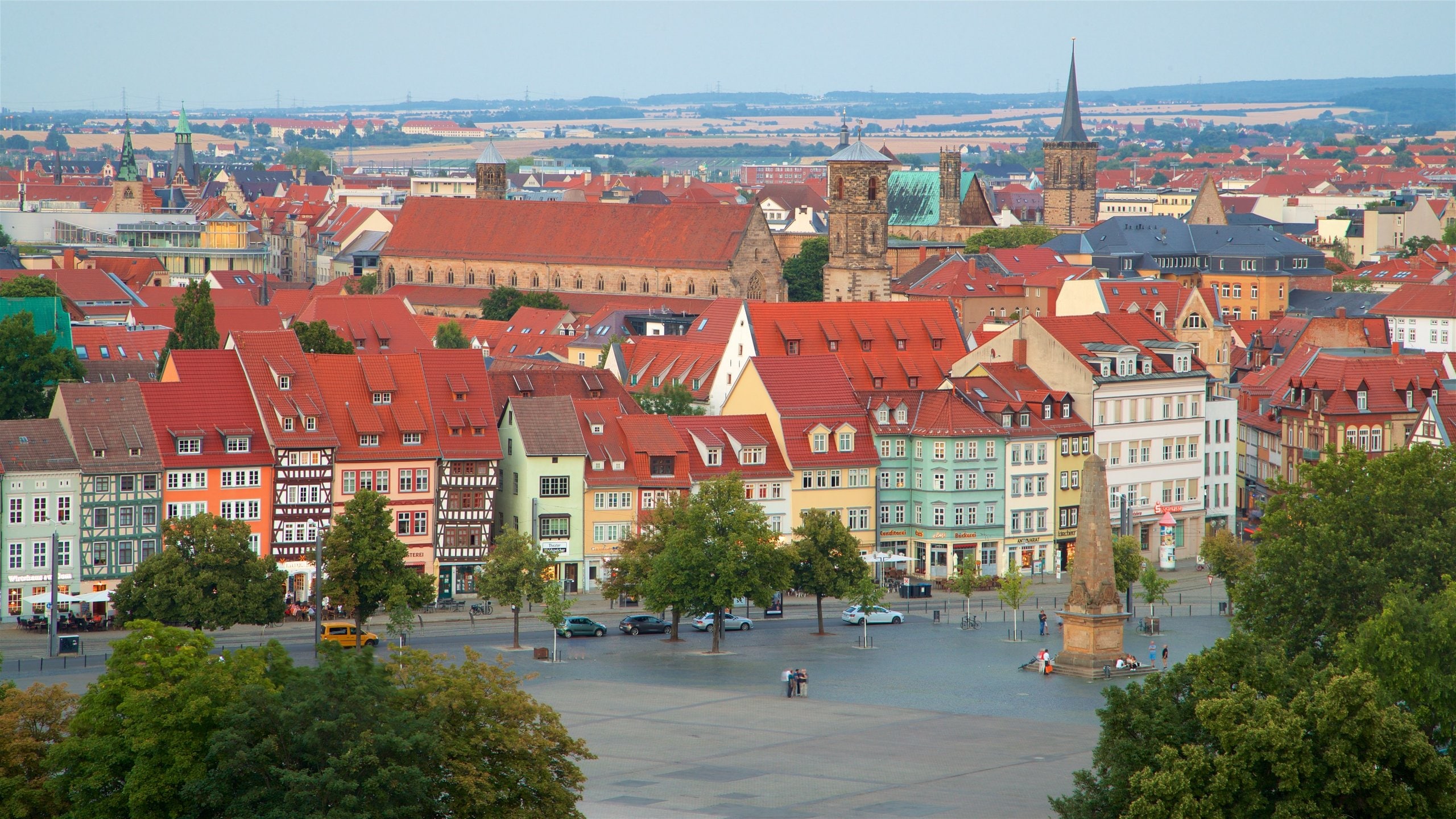 Erfurt que incluye un parque o plaza, vistas de paisajes y una ciudad