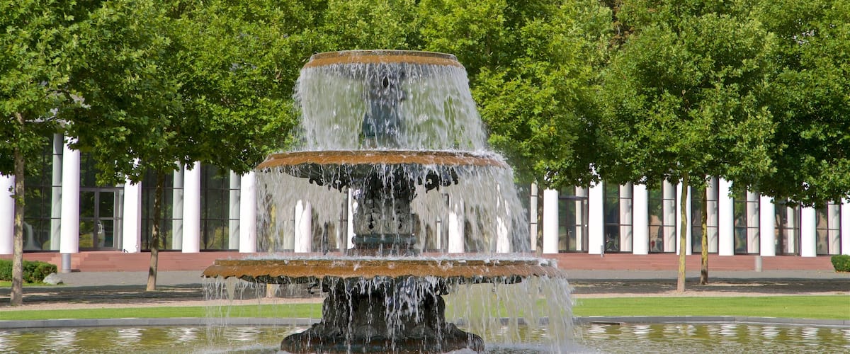 Bowling Green welches beinhaltet Park und Springbrunnen