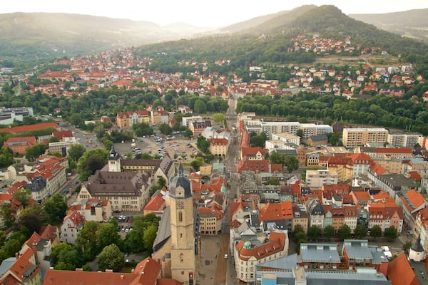 JenTower mettant en vedette coucher de soleil, panoramas et ville