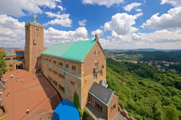 Wartburg welches beinhaltet Kirche oder Kathedrale, ruhige Szenerie und historische Architektur