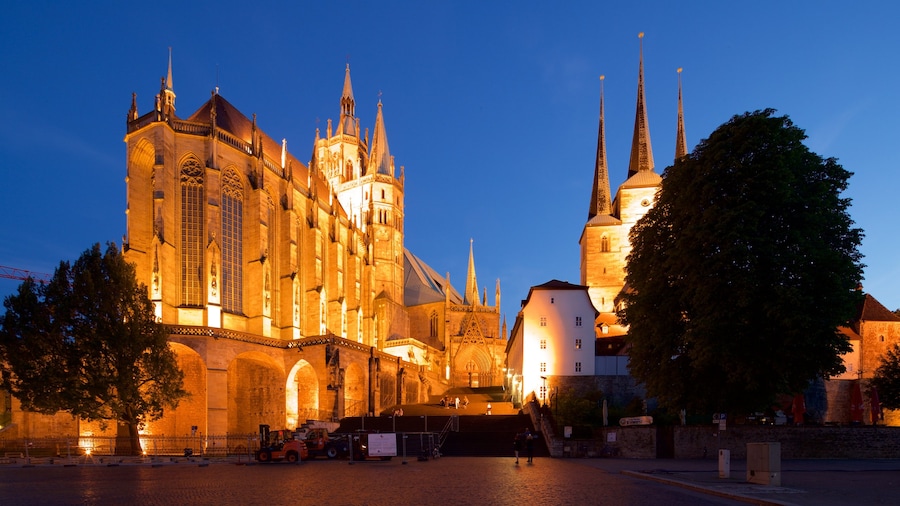 Erfurter Dom inclusief nachtleven, een kerk of kathedraal en historische architectuur