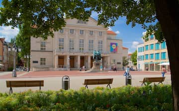 ゲーテとシラーの像 ヴァイマール旅行 エクスペディア ゲーテとシラーの像 ヴァイマール旅行 エクスペディア