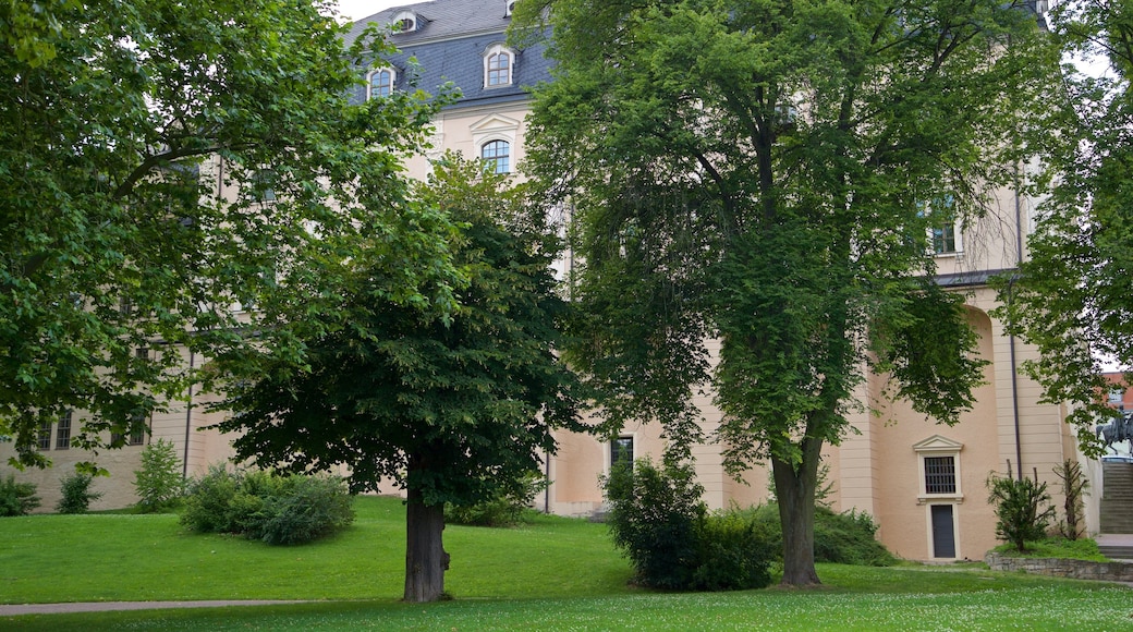 Herzogin Anna Amalia Bibliothek presenterar en trädgård