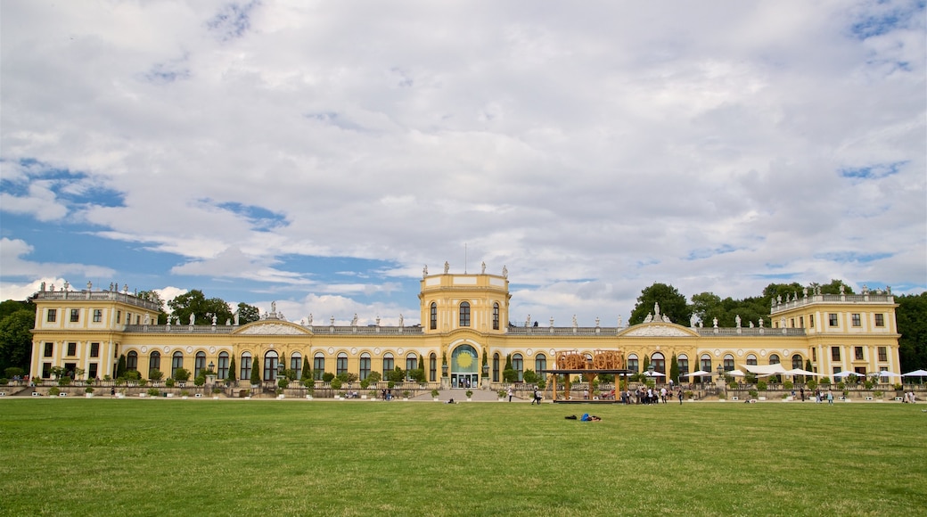 Kassel mostrando giardino e architettura d\'epoca