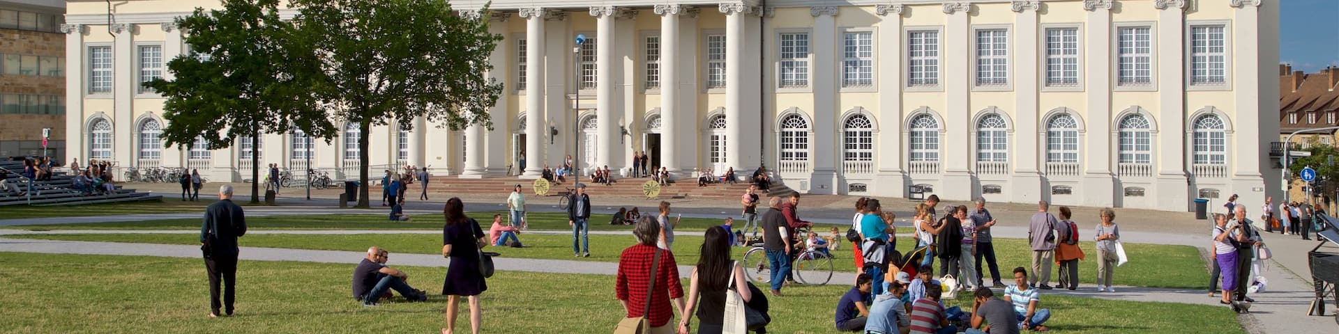 Kassel which includes a park, street scenes and heritage architecture