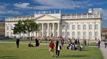 Kassel caratteristiche di architettura d\'epoca, strade e giardino