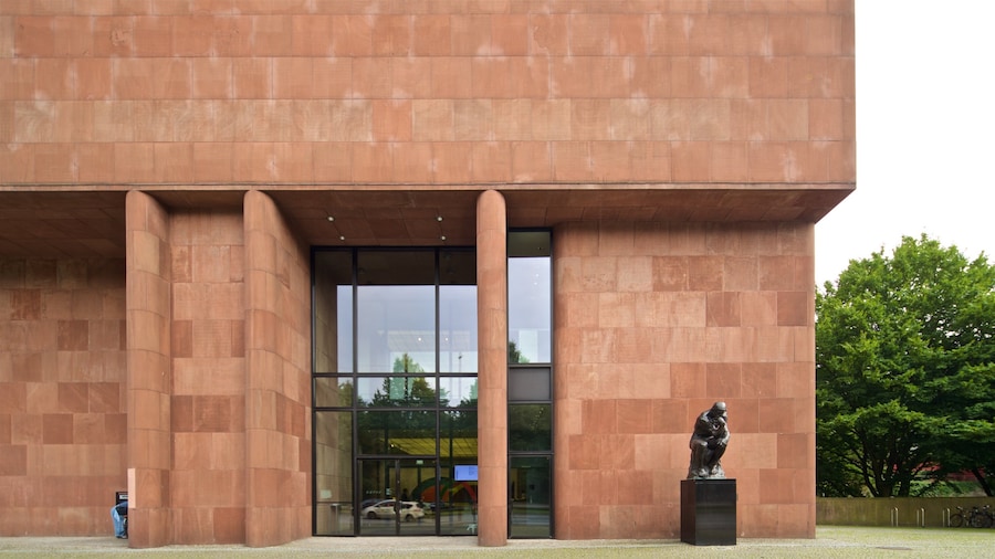 Kunsthalle Bielefeld showing a statue or sculpture