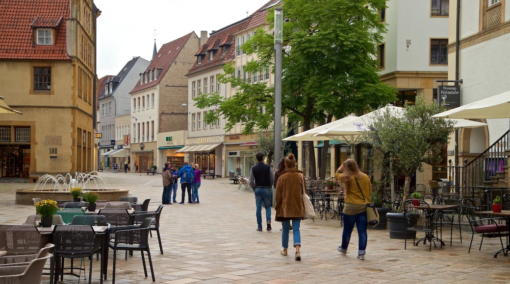 Old Market Square showing a city, street scenes and a fountain