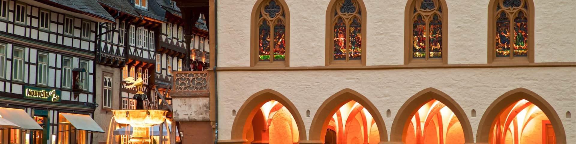 Goslar qui includes fontaine, ville et patrimoine historique