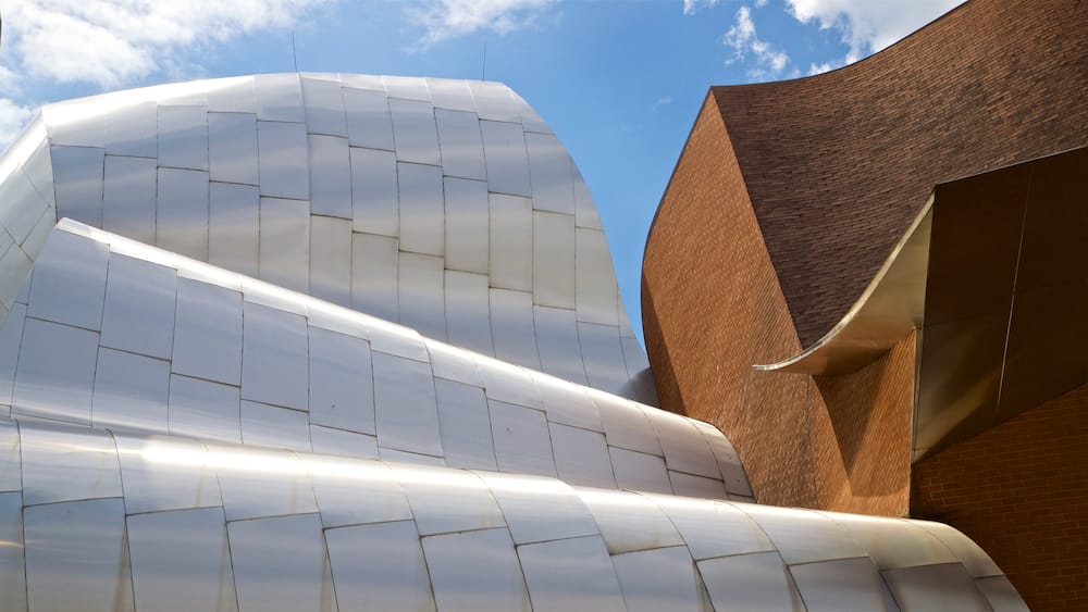 Marta Herford Museum which includes modern architecture