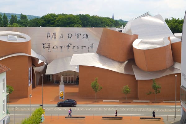 Marta Herford Museum featuring modern architecture